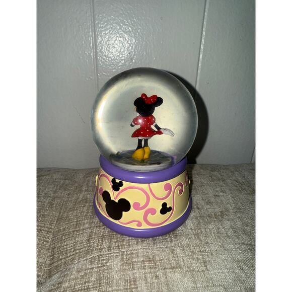 Disney Parks Minnie Mouse Snowglobe- Retired and Rare - Picture 5 of 6